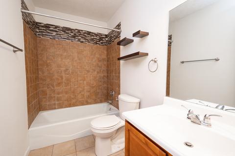 4 Willedrob Rd #11, Bloomington, IL 61701 photo 12
