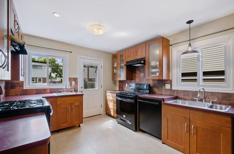 9252 Hamlin Ave, Des Plaines, IL 60016 photo 3