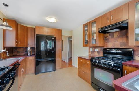 9252 Hamlin Ave, Des Plaines, IL 60016 photo 4