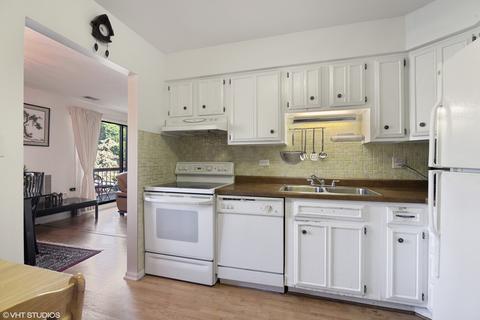 1500 Harbour Dr #2Q, Wheeling, IL 60090 photo 6