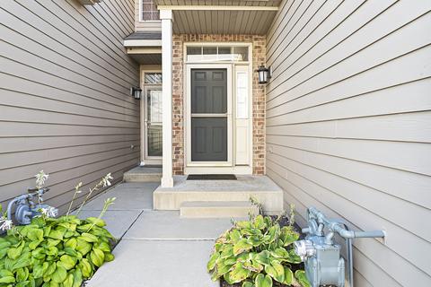 5228 Cobblers Xing, Mchenry, IL 60050 photo 2