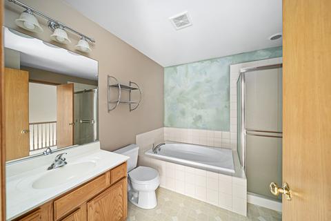 5228 Cobblers Xing, Mchenry, IL 60050 photo 14