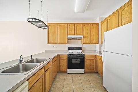 5228 Cobblers Xing, Mchenry, IL 60050 photo 4