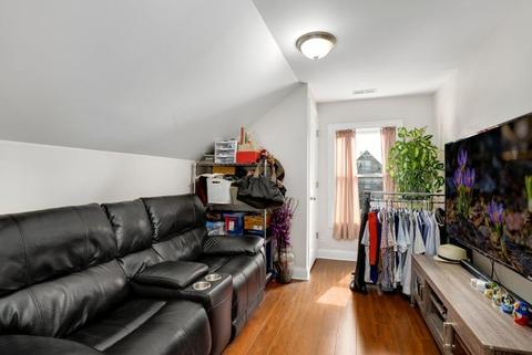 2923 N Gresham Ave, Chicago, IL 60618 photo 11