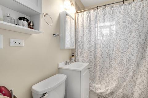 2923 N Gresham Ave, Chicago, IL 60618 photo 12