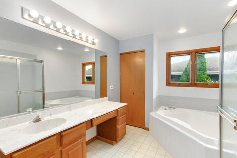 1201 Lynnfield Ln, Bartlett, IL 60103 photo 22