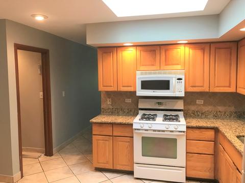 1810 E Aztec Ln, Mount Prospect, IL 60056 photo 9