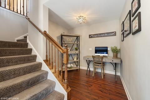 580 Amy Ln, Wheaton, IL 60187 photo 12