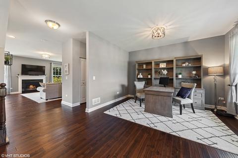 580 Amy Ln, Wheaton, IL 60187 photo 2