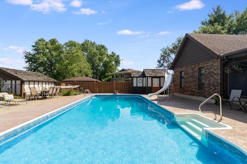 251 Brookside Dr, Elgin, IL 60123 photo 40