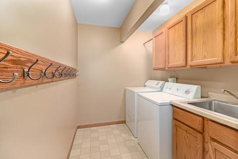 251 Brookside Dr, Elgin, IL 60123 photo 22