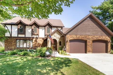 251 Brookside Dr, Elgin, IL 60123 photo 2
