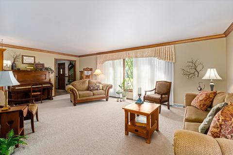 251 Brookside Dr, Elgin, IL 60123 photo 8