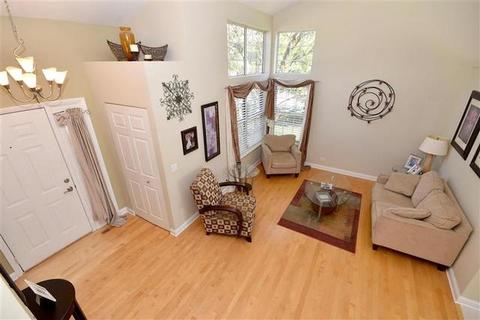 461 Harvard Ln, Bartlett, IL 60103 photo 2