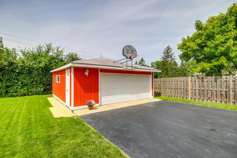 300 Pinecroft Dr, Roselle, IL 60172 photo 27