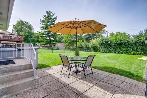 300 Pinecroft Dr, Roselle, IL 60172 photo 24