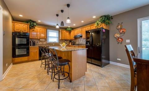 303 Eric Ct, Mount Prospect, IL 60056 photo 8