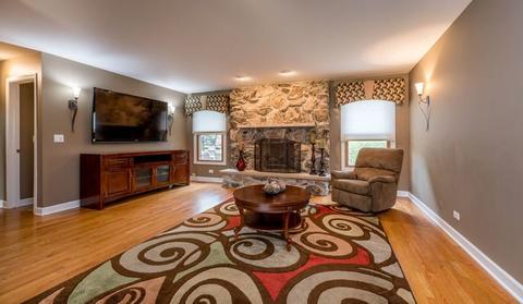 303 Eric Ct, Mount Prospect, IL 60056 photo 6