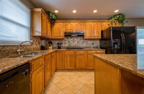 303 Eric Ct, Mount Prospect, IL 60056 photo 9