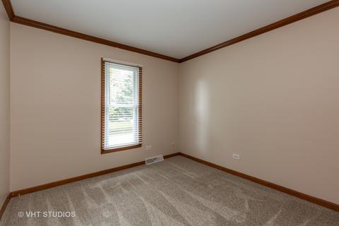 19 Walnut Ln, Algonquin, IL 60102 photo 11