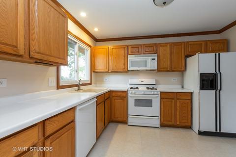 19 Walnut Ln, Algonquin, IL 60102 photo 5