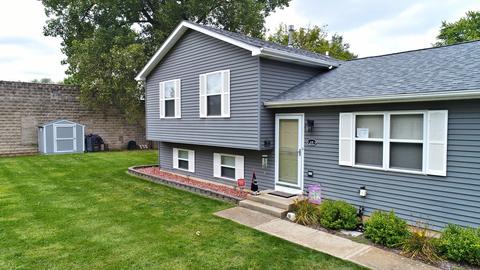 410 Monroe Ave, Ingleside, IL 60041 photo 2