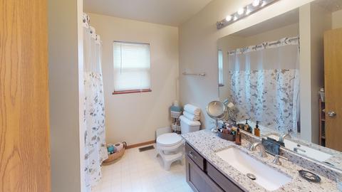 410 Monroe Ave, Ingleside, IL 60041 photo 8