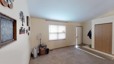 410 Monroe Ave, Ingleside, IL 60041 photo 4