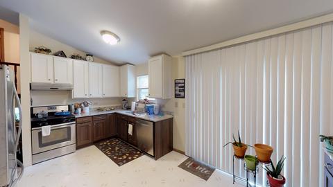410 Monroe Ave, Ingleside, IL 60041 photo 5