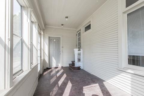 618 E Walnut St, Bloomington, IL 61701 photo 2