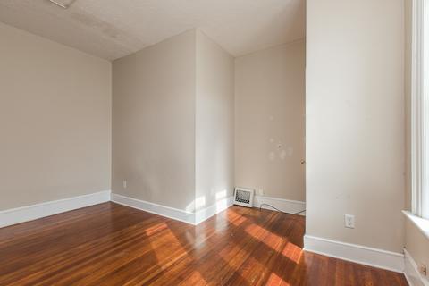 618 E Walnut St, Bloomington, IL 61701 photo 17