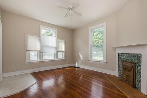 618 E Walnut St, Bloomington, IL 61701 photo 4