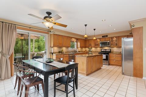2433 Knowlton Dr, West Dundee, IL 60118 photo 4