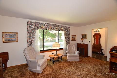 855 Martin Dr, Elgin, IL 60120 photo 3