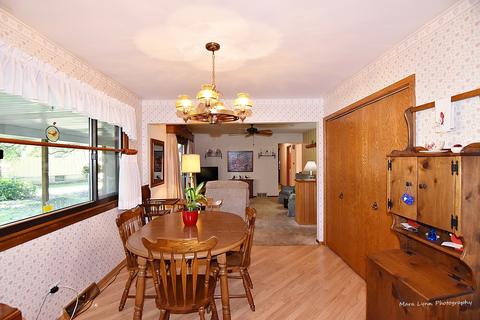 855 Martin Dr, Elgin, IL 60120 photo 8