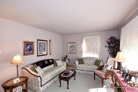 209 N Marion Ave, Bartlett, IL 60103 photo 2