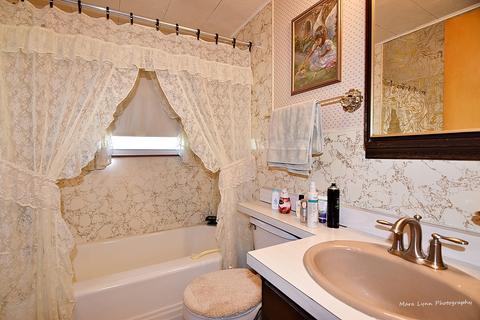 209 N Marion Ave, Bartlett, IL 60103 photo 7