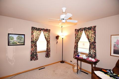 209 N Marion Ave, Bartlett, IL 60103 photo 8