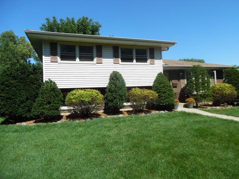 444 Cherry Ct, Roselle, IL 60172 photo 2