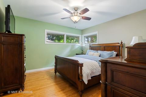 1100 W Pendleton Pl, Mount Prospect, IL 60056 photo 8