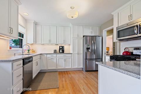 1100 W Pendleton Pl, Mount Prospect, IL 60056 photo 5