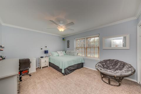 1957 Chatham Dr, Wheaton, IL 60189 photo 17