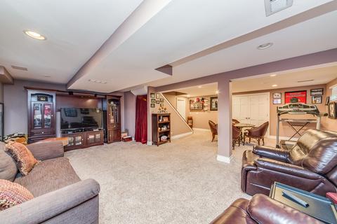 1957 Chatham Dr, Wheaton, IL 60189 photo 21