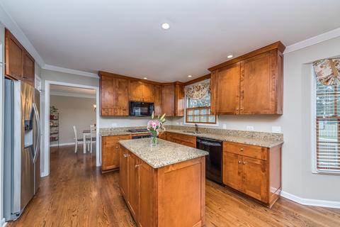 1957 Chatham Dr, Wheaton, IL 60189 photo 9