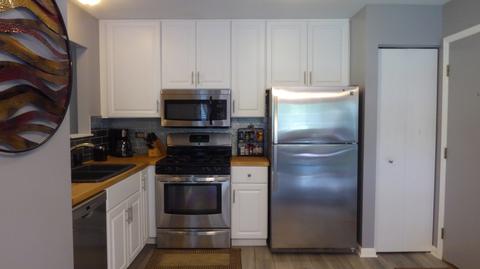 4202 Rivertowne Ct, Plainfield, IL 60586 photo 3