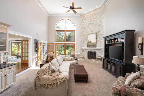 1480 White Eagle Dr, Naperville, IL 60564 photo 4