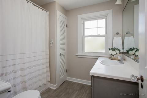 1013 E Willow Ave, Wheaton, IL 60187 photo 13