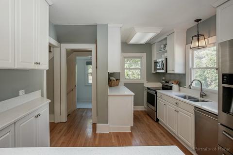 1013 E Willow Ave, Wheaton, IL 60187 photo 4