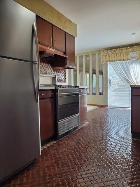 15301 Maple Dr, Oak Forest, IL 60452 photo 4