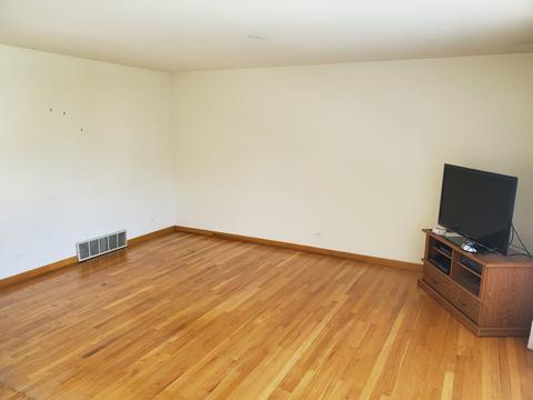 15301 Maple Dr, Oak Forest, IL 60452 photo 9